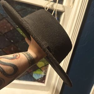 Medium flat brim hat
